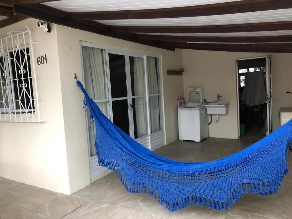 Casa Da Arvore Rua Pescada Amarela Bombinhas 0*,  Brésil