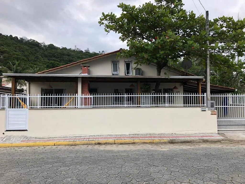 Casa Da Arvore Rua Pescada Amarela Bombinhas Feriehus